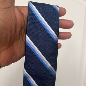 Nautica Navy Blue with light blue stripe tie Sz OS